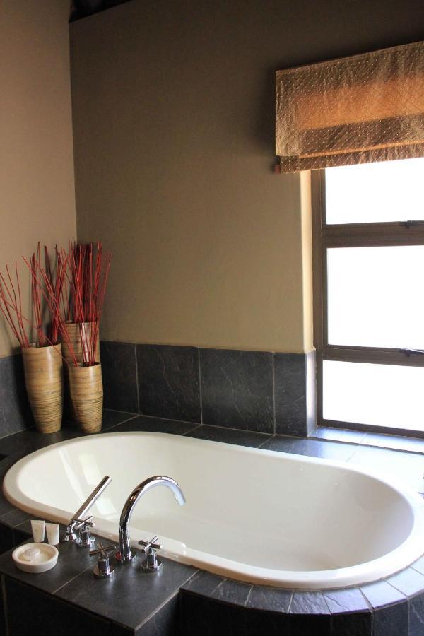 Bass Lake Country Lodge พริทอเรีย ภายนอก รูปภาพ